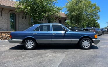 Mercedes-Benz-300-Series-Berline-1985-5