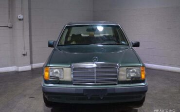 Mercedes-Benz-300-Series-Berline-1993-12