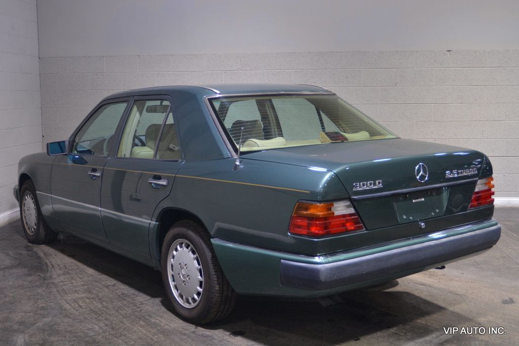 Mercedes-Benz-300-Series-Berline-1993-2