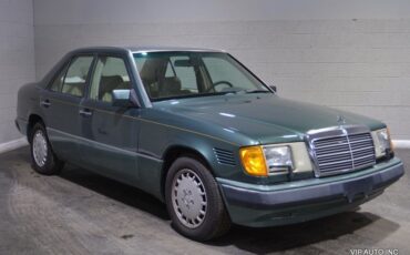 Mercedes-Benz-300-Series-Berline-1993-38