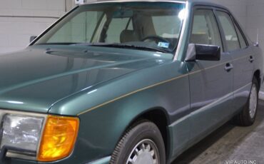 Mercedes-Benz-300-Series-Berline-1993-5