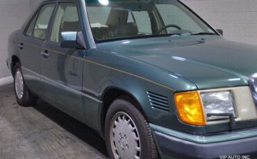 Mercedes-Benz-300-Series-Berline-1993-6