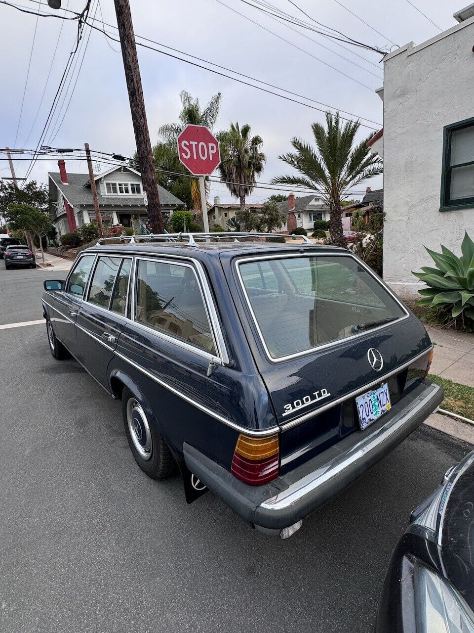 Mercedes-Benz-300-Series-Break-1980-2