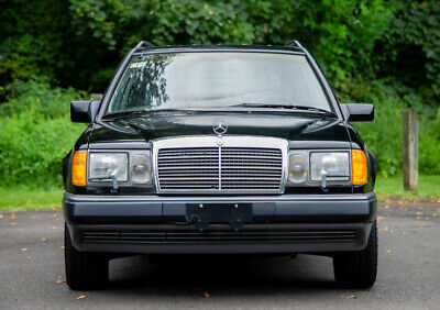 Mercedes-Benz-300-Series-Break-1990-6