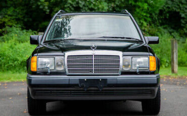 Mercedes-Benz-300-Series-Break-1990-6