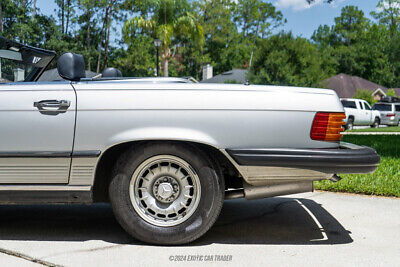 Mercedes-Benz-300-Series-Cabriolet-1983-4