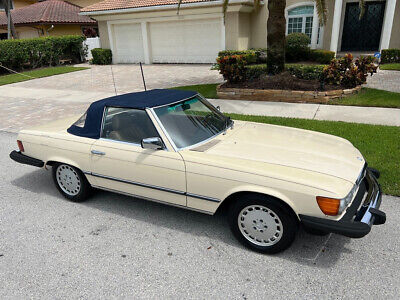 Mercedes-Benz-300-Series-Cabriolet-1983-5