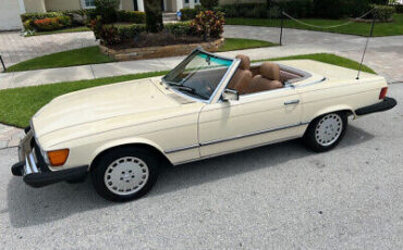 Mercedes-Benz-300-Series-Cabriolet-1983-8