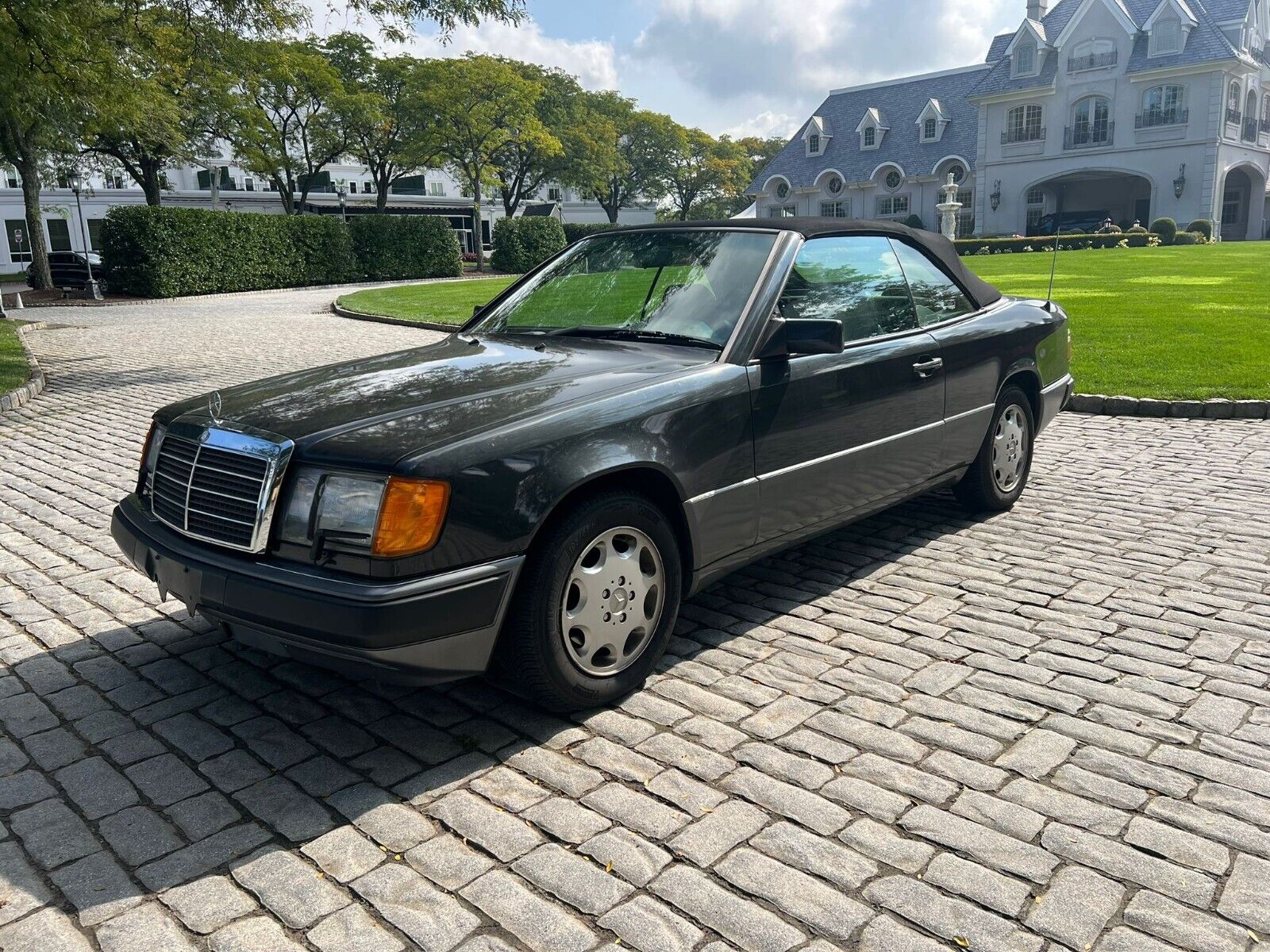 Mercedes-Benz-300-Series-Cabriolet-1993-2