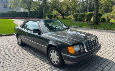 Mercedes-Benz-300-Series-Cabriolet-1993-6