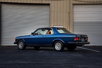 Mercedes-Benz-300-Series-Coupe-1984-4