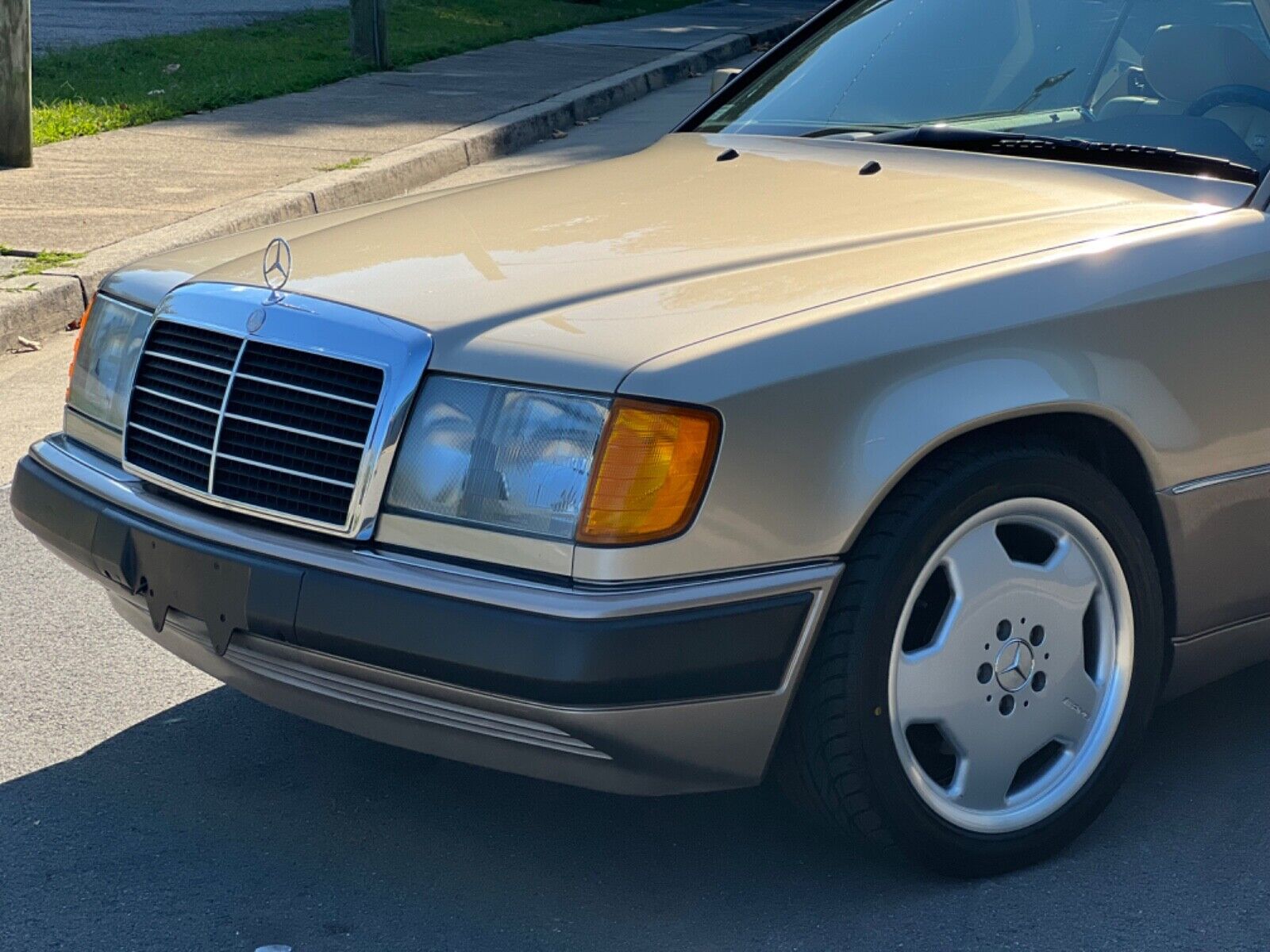 Mercedes-Benz-300CE-Coupe-1993-10