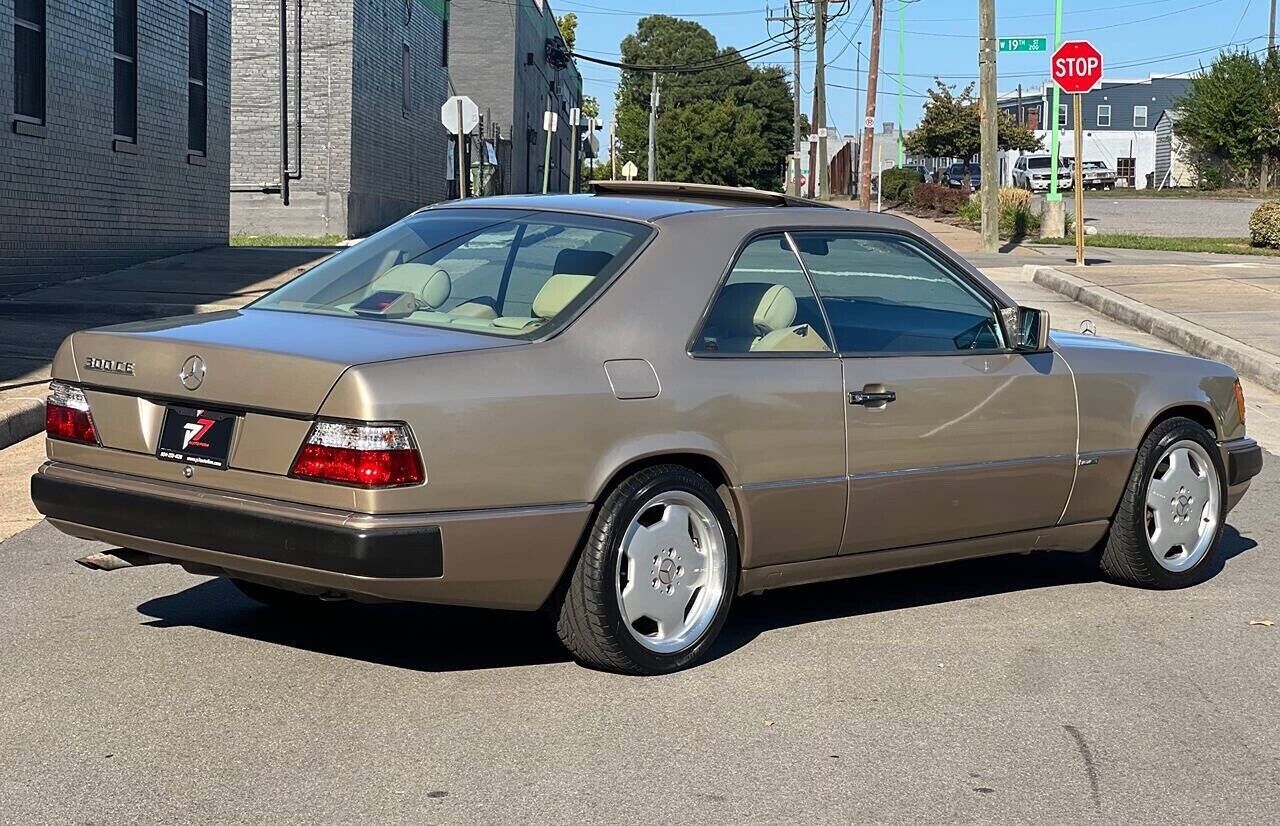 Mercedes-Benz-300CE-Coupe-1993-6