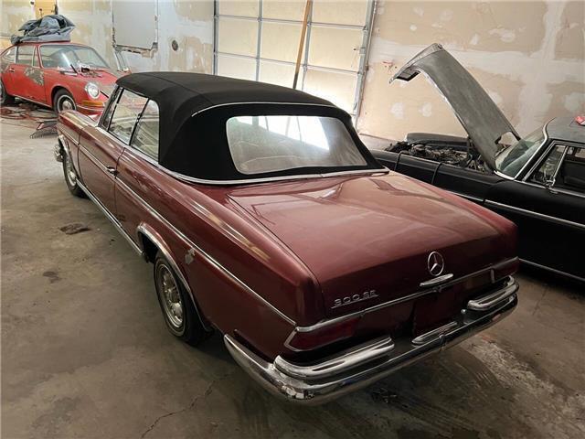 Mercedes-Benz-300SE-Cabriolet-RHD-1966-10