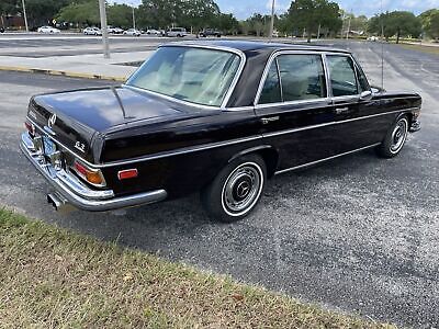 Mercedes-Benz-300SEL-1970-25