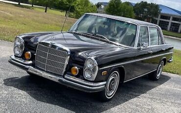 Mercedes-Benz-300SEL-1970-29