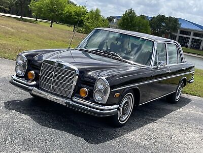 Mercedes-Benz-300SEL-1970-29