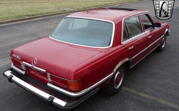 Mercedes-Benz-400-Series-1977-6