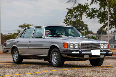 Mercedes-Benz-400-Series-Berline-1979-11