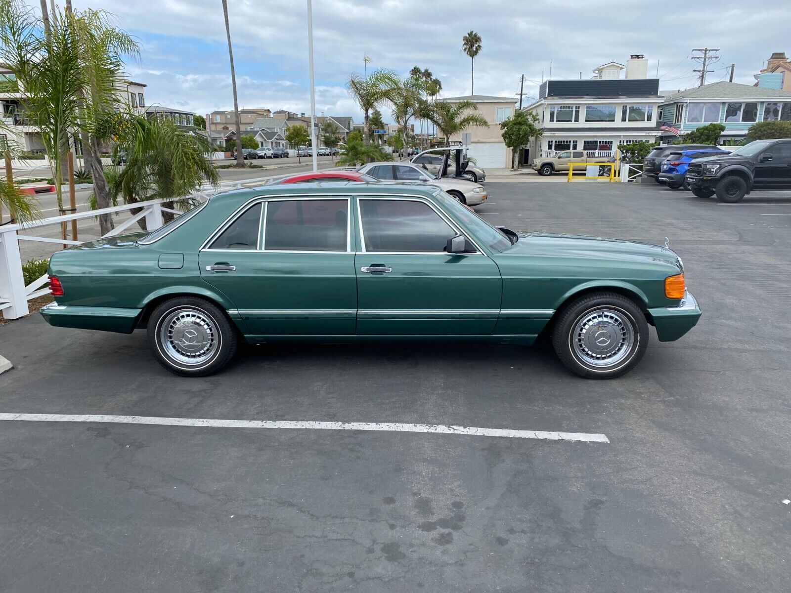 Mercedes-Benz-400-Series-Berline-1986-3