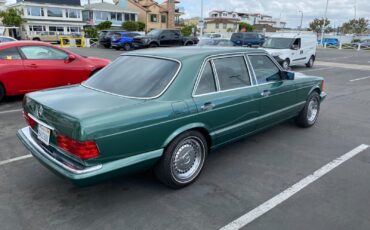 Mercedes-Benz-400-Series-Berline-1986-4