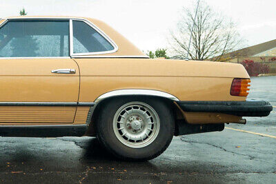 Mercedes-Benz-400-Series-Cabriolet-1977-4