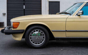 Mercedes-Benz-400-Series-Cabriolet-1979-3