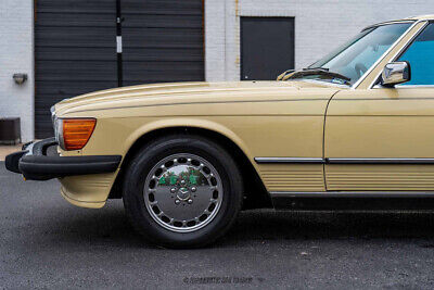 Mercedes-Benz-400-Series-Cabriolet-1979-3