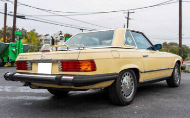 Mercedes-Benz-400-Series-Cabriolet-1979-7