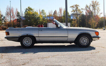 Mercedes-Benz-400-Series-Cabriolet-1979-8