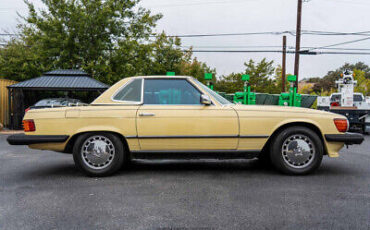 Mercedes-Benz-400-Series-Cabriolet-1979-8