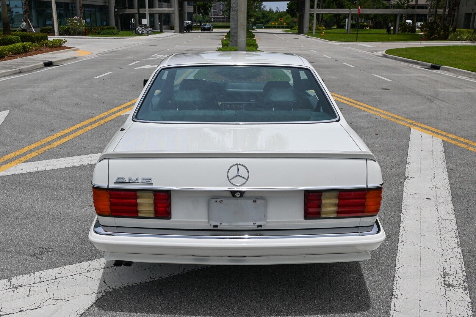 Mercedes-Benz-500-Series-1985-7