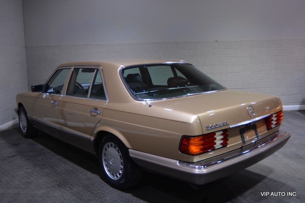 Mercedes-Benz-500-Series-1986-30