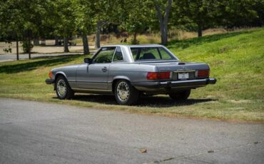 Mercedes-Benz-500-Series-1988-10