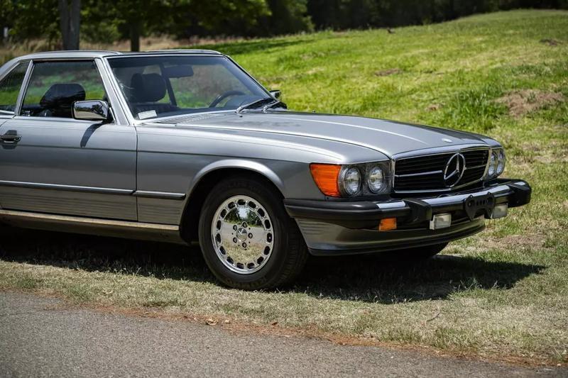 Mercedes-Benz-500-Series-1988-3