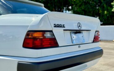 Mercedes-Benz-500-Series-Berline-1993-10