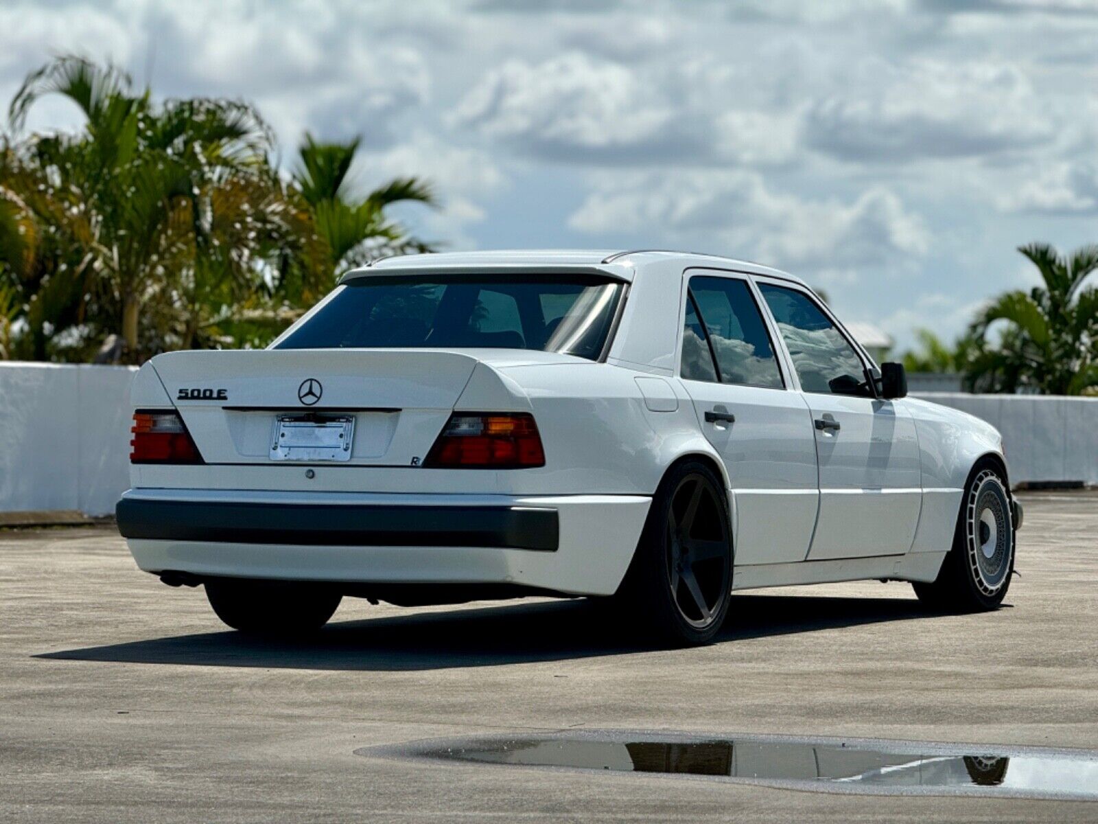 Mercedes-Benz-500-Series-Berline-1993-4