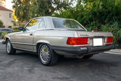 Mercedes-Benz-500-Series-Cabriolet-1988-5