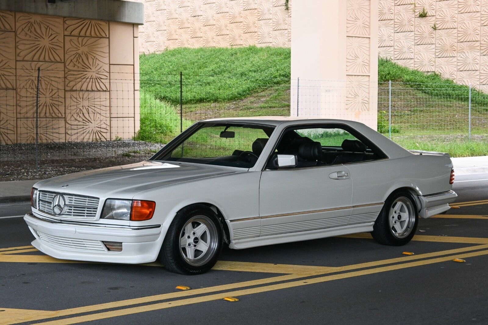 Mercedes-Benz 500-Series Coupe 1985