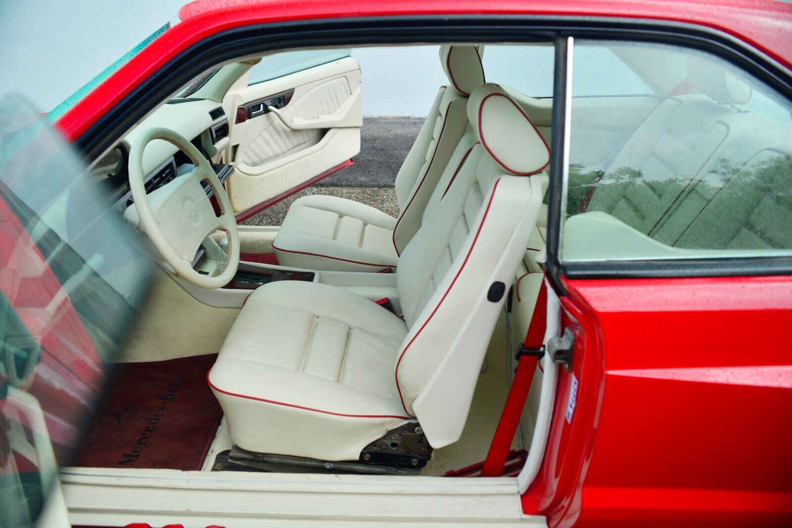 Mercedes-Benz-500-Series-Coupe-1987-25