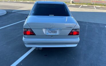 Mercedes-Benz-E-Class-AMG-1995-1