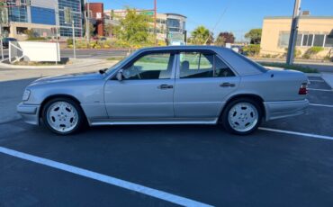 Mercedes-Benz-E-Class-AMG-1995-20