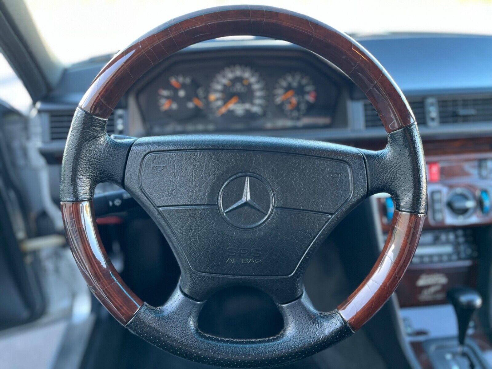 Mercedes-Benz-E-Class-AMG-1995-3