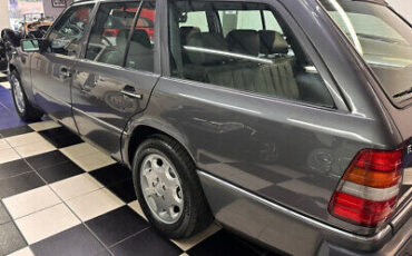 Mercedes-Benz-E-Class-Break-1995-15