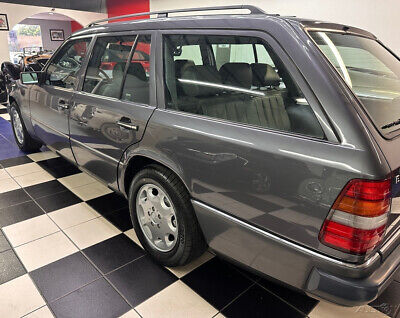 Mercedes-Benz-E-Class-Break-1995-15