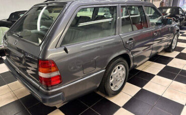 Mercedes-Benz-E-Class-Break-1995-21