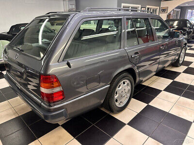 Mercedes-Benz-E-Class-Break-1995-21