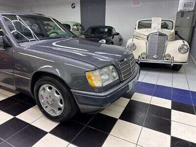 Mercedes-Benz-E-Class-Break-1995-3