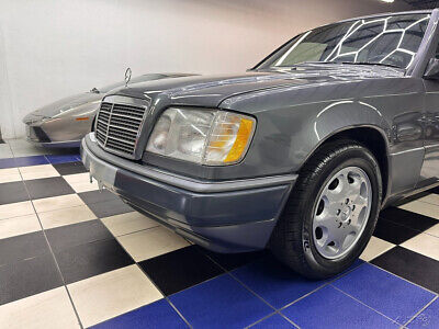 Mercedes-Benz-E-Class-Break-1995-6