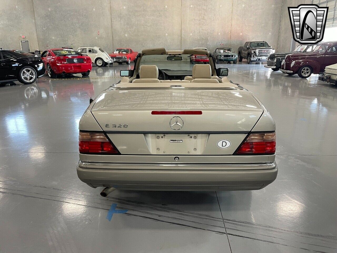 Mercedes-Benz-E-Class-Cabriolet-1994-4